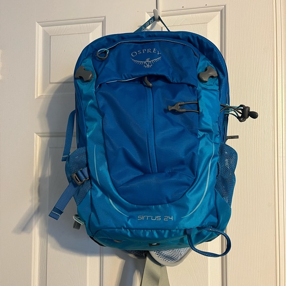 OSPREY Handbags - Osprey Sirrus 24L hiking backpack for women